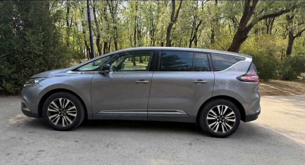 Renault Initiale paris