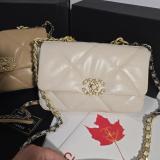 Дамска чанта Chanel 19 Flap Bag — снимка 3