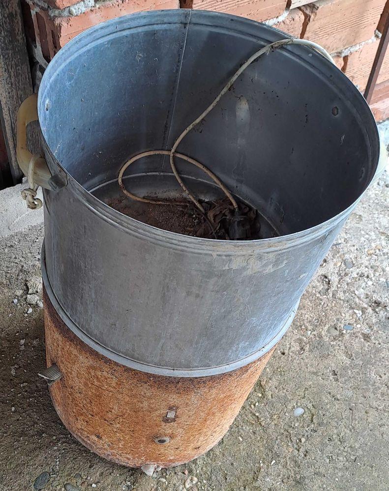 Стара обикновена пералня.